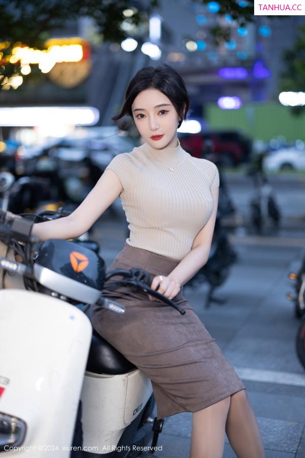 王馨瑶  [XiuRen]高清写真图 2024.06.21 No.8741 王馨瑶yanni 丝袜美腿第9张图片